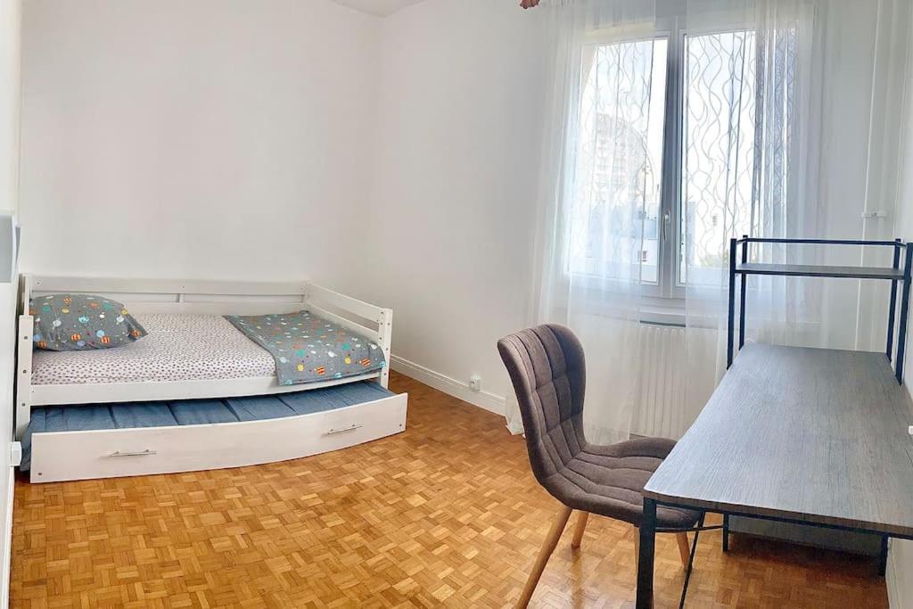 Appartement Bien Situe ノワジー＝ル＝グラン エクステリア 写真