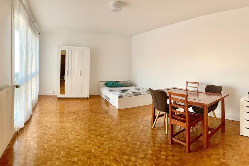 Appartement Bien Situe ノワジー＝ル＝グラン エクステリア 写真